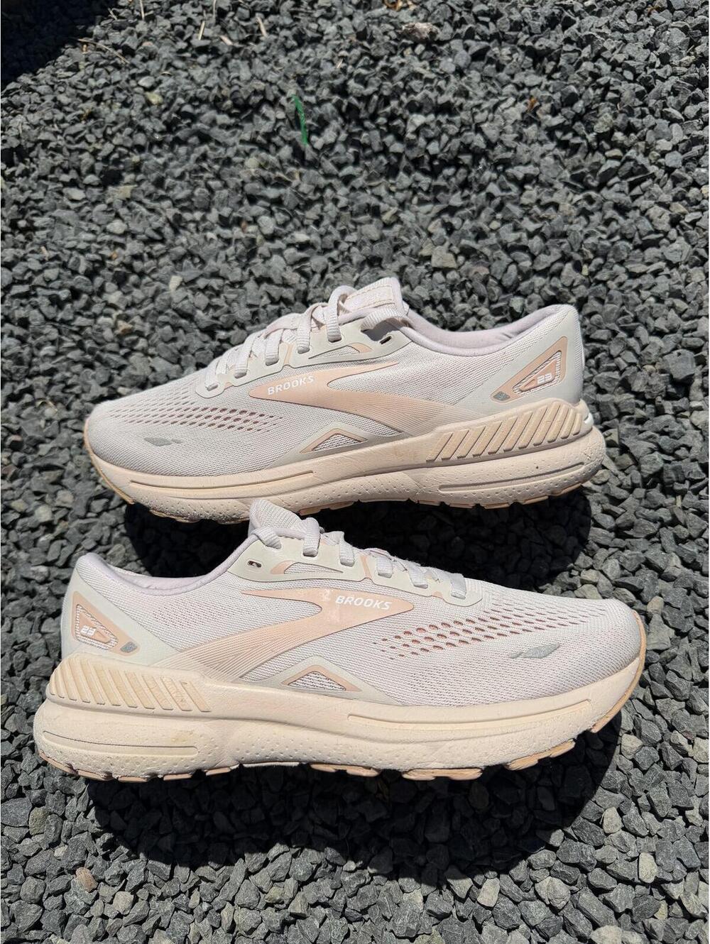 Brooks Adrenaline GTS 23 Light Grey Peach Size 8W 6.5M
